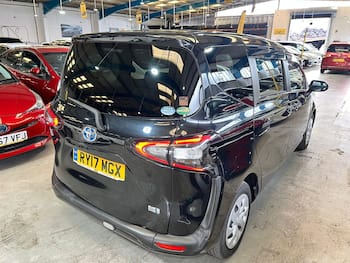 Used Toyota Sienta 2017 for sale - 79680576: Photo