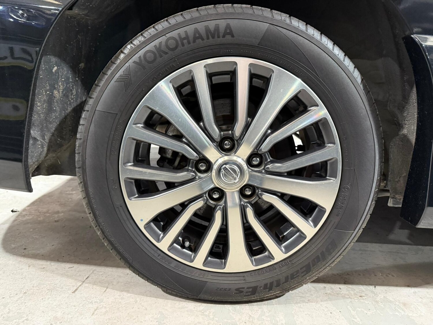 Used Nissan Serena for sale - 77563662: Photo 24