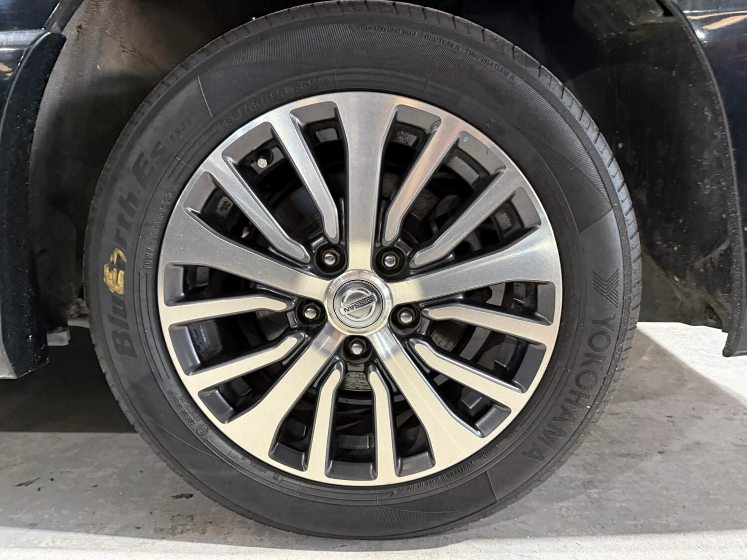 Used Nissan Serena for sale - 77563662: Photo 26