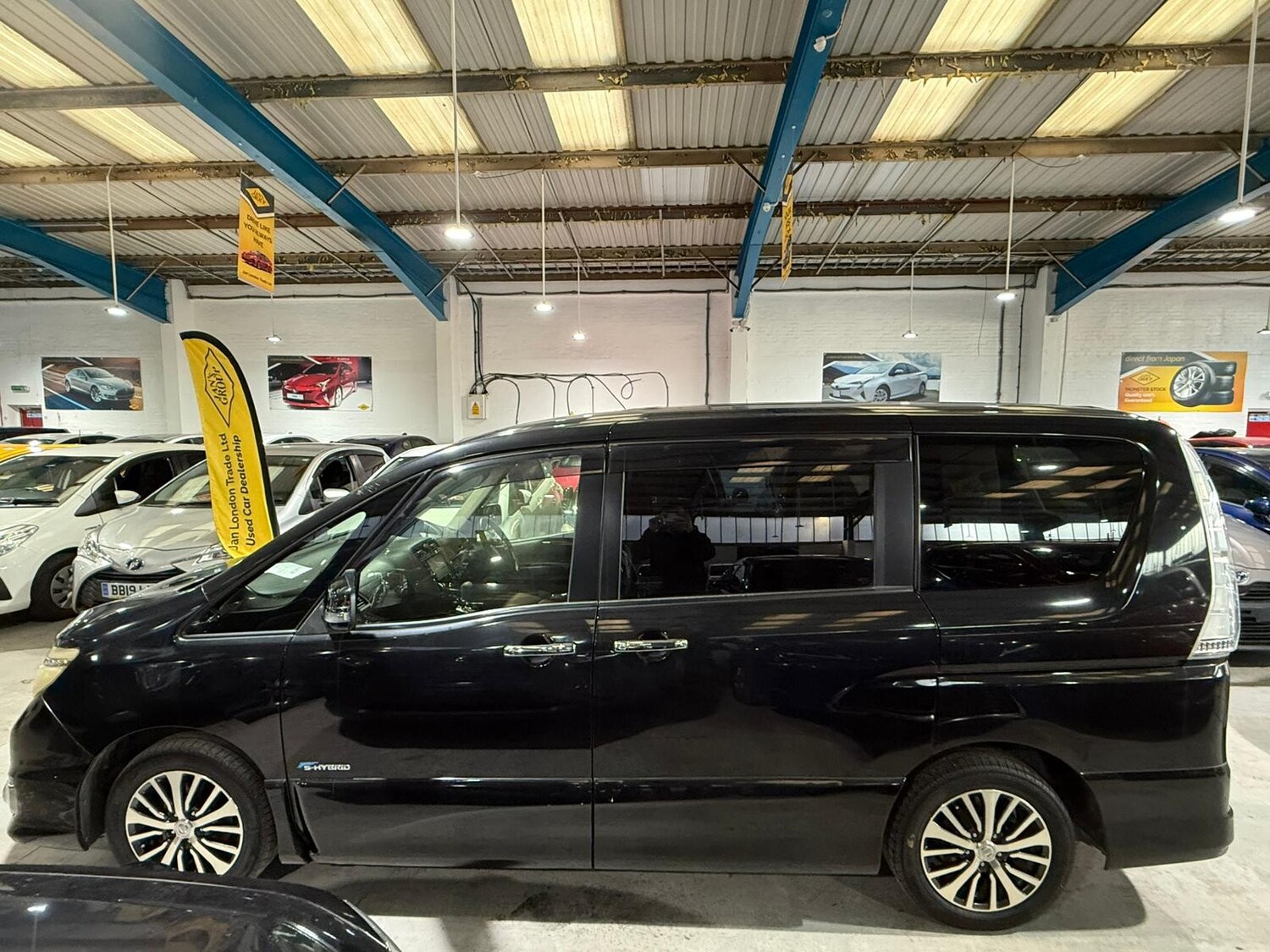 Used Nissan Serena for sale - 77563662: Photo 7