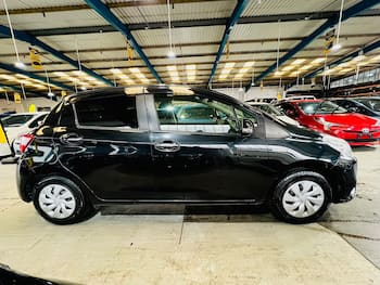 Used Toyota Vitz 2018 for sale - 79845345: Photo