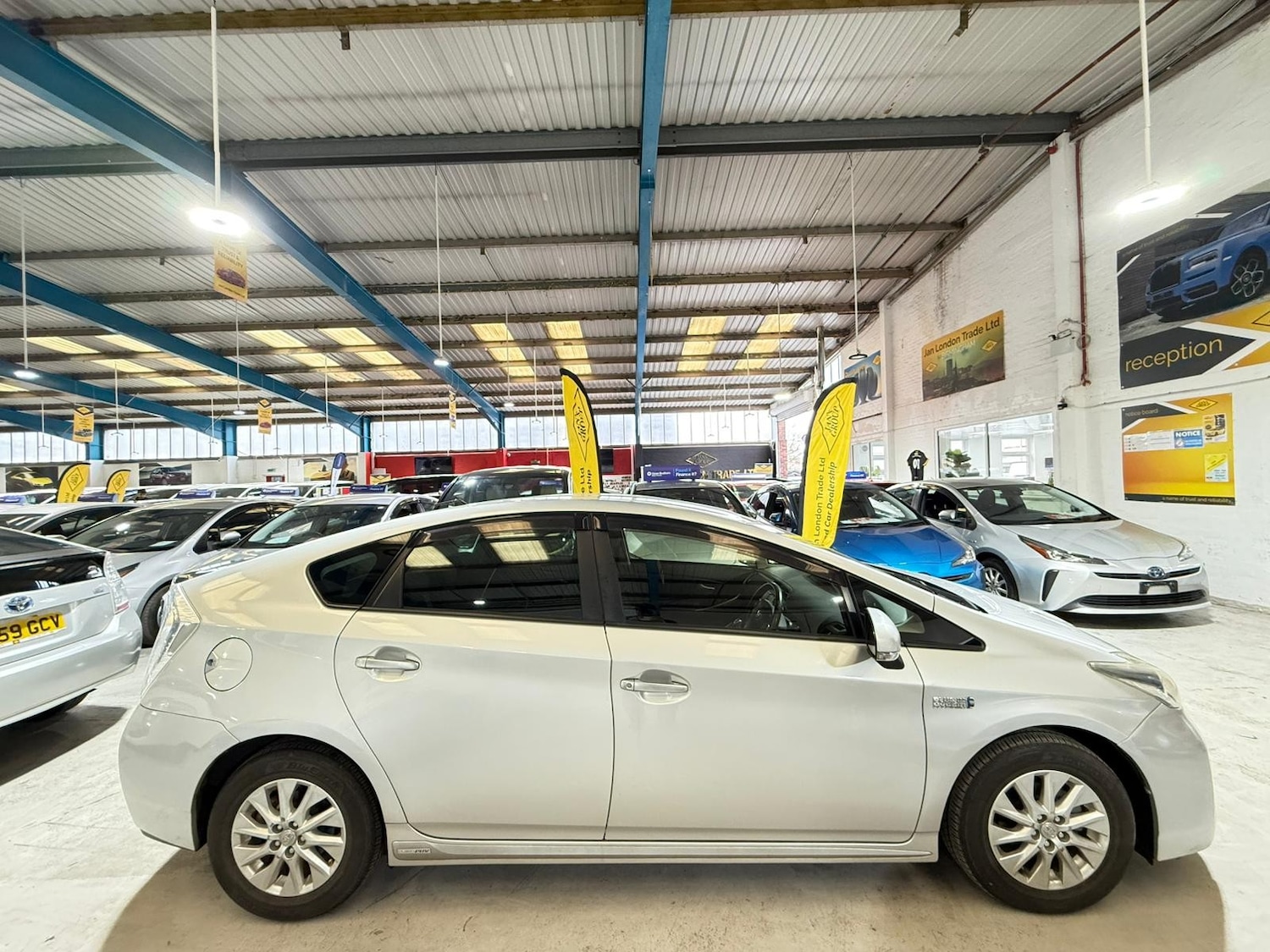 Used Toyota Prius 2026 for sale - 77665958: Photo 2