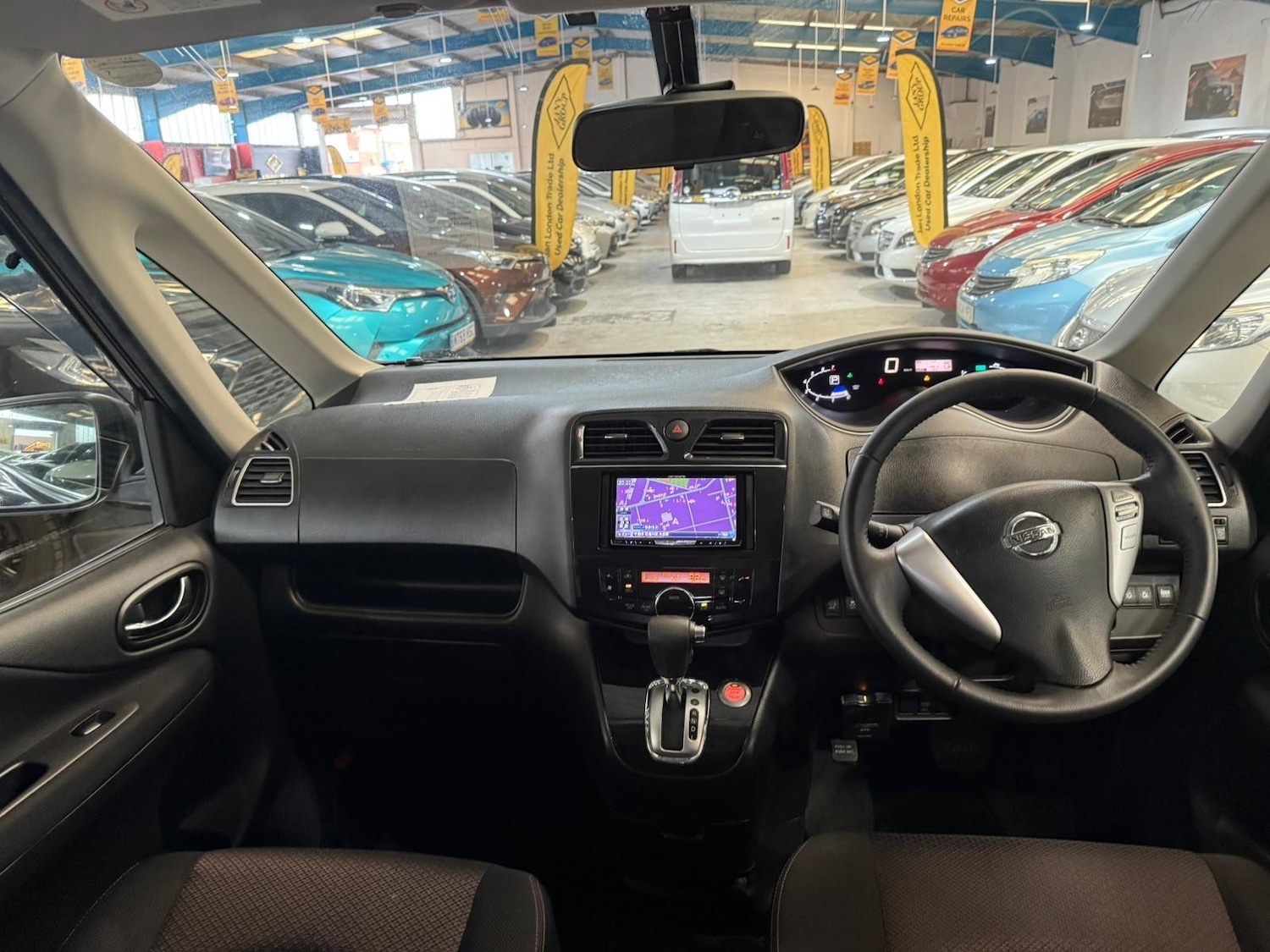 Used Nissan Serena for sale - 76739365: Photo 13