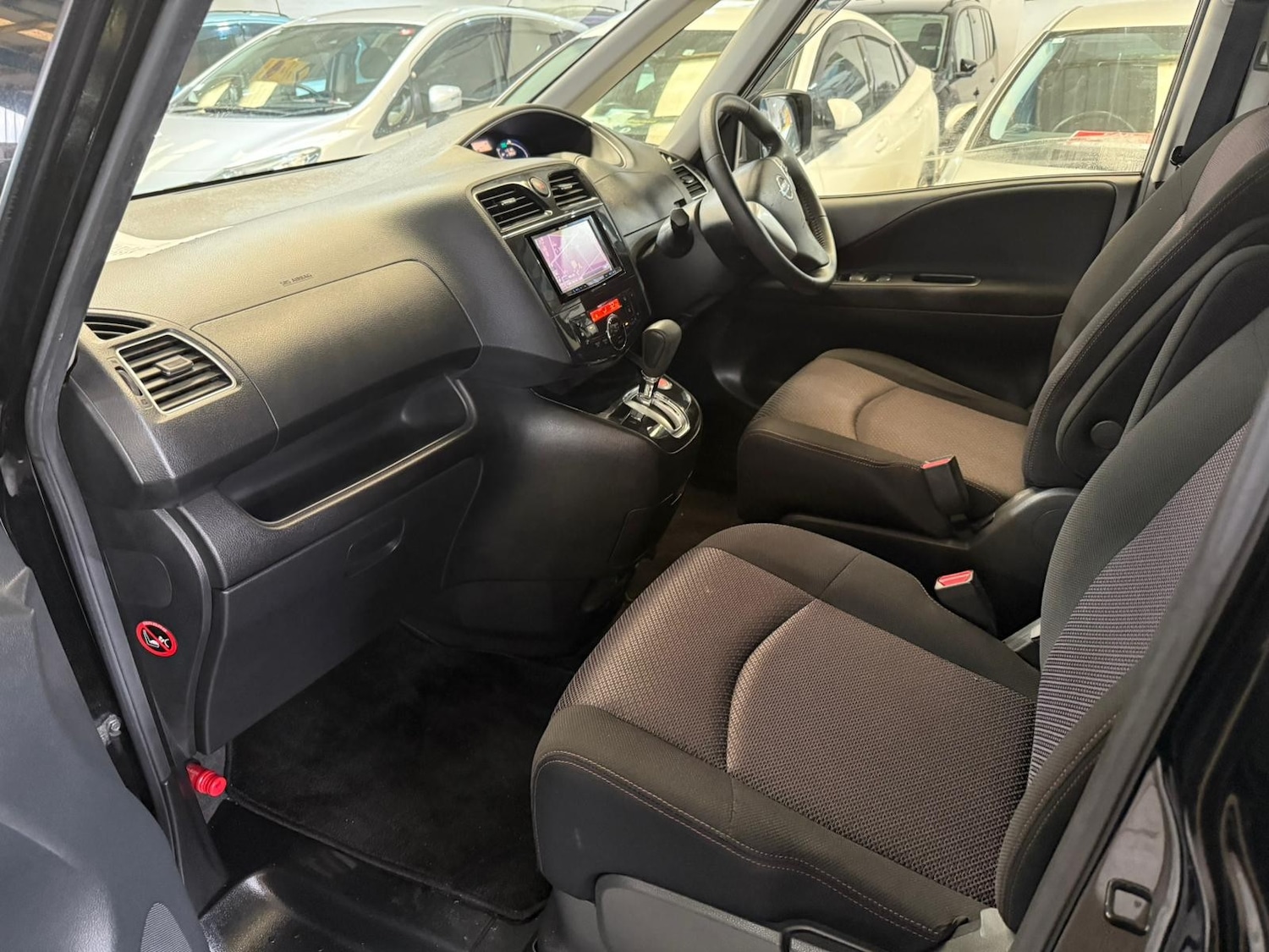 Used Nissan Serena for sale - 76739365: Photo 23