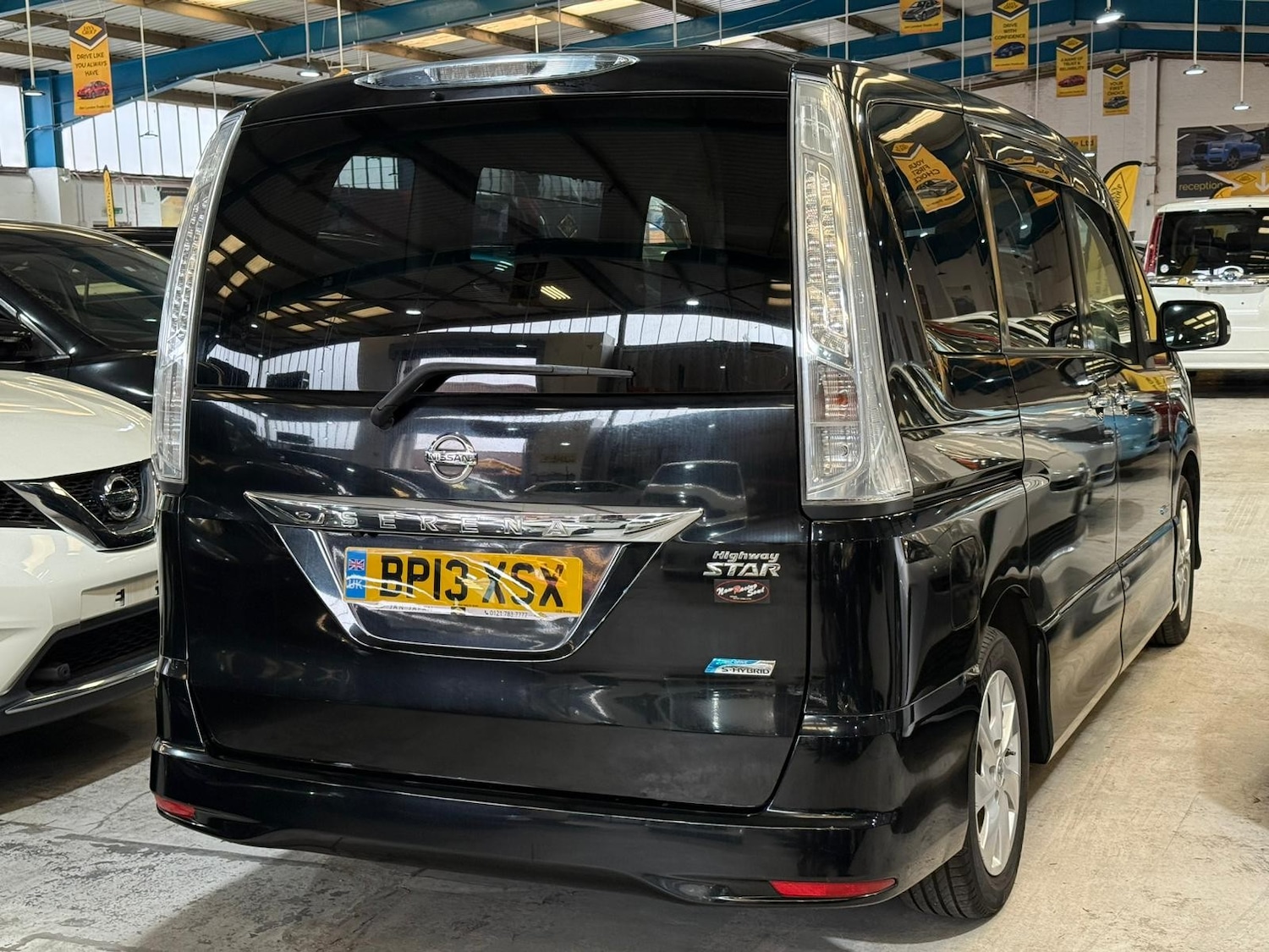 Used Nissan Serena for sale - 76739365: Photo 4