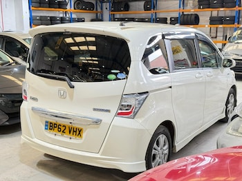 Used Honda Freed 2013 for sale - 77733408: Photo