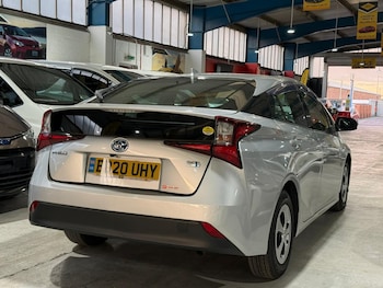 Used Toyota Prius 2020 for sale - 76704604: Photo