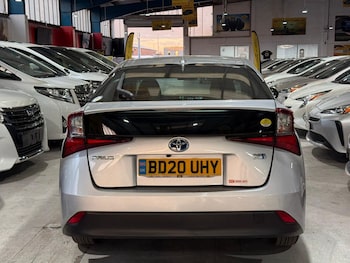Used Toyota Prius 2020 for sale - 76704604: Photo