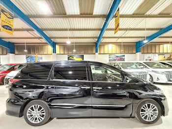 Used Toyota Estima 2018 for sale - 78431864: Photo