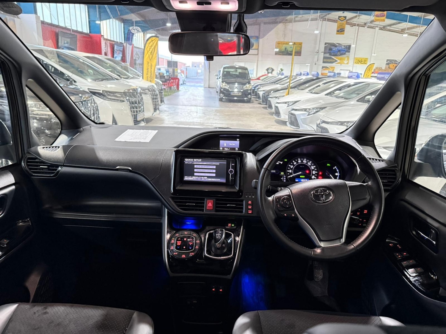 Used Toyota Voxy for sale - 77897421: Photo 13