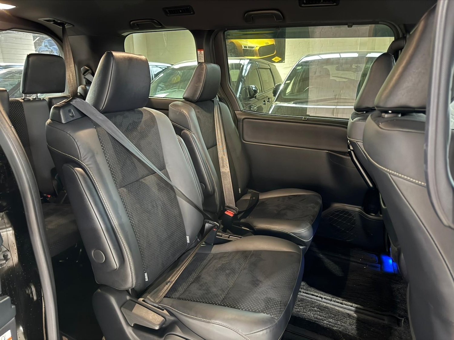 Used Toyota Voxy for sale - 77897421: Photo 14