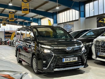 1 790cc CC TOYOTA VOXY HYBRID