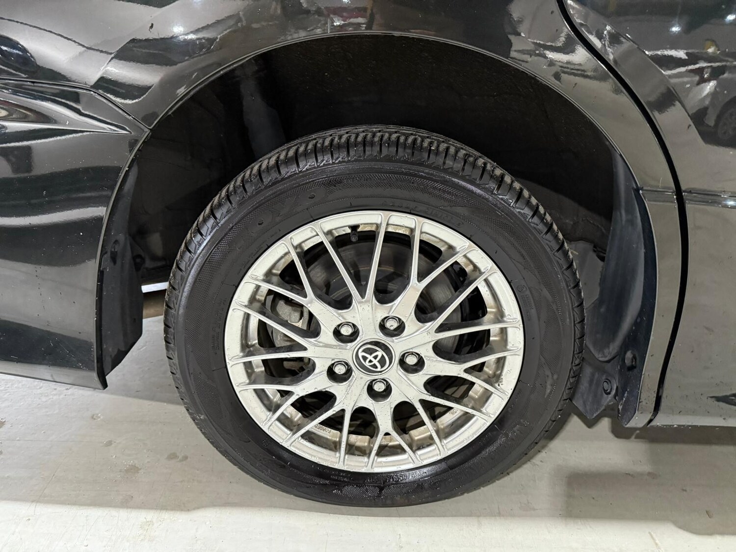 Used Toyota Voxy for sale - 77897421: Photo 24