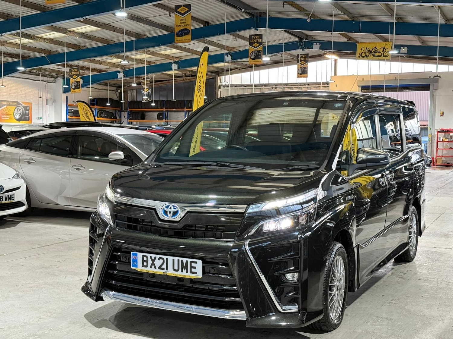 Used Toyota Voxy for sale - 77897421: Photo 8