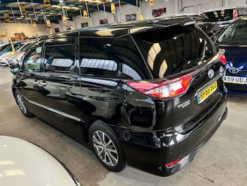 Used Toyota Estima 2018 for sale - 79747369: Photo