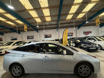 Used Toyota Prius 2020 for sale - 76901615: Photo