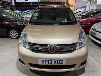 Used Toyota Isis 2013 for sale - 75613651: Photo