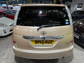 Used Toyota Isis 2013 for sale - 75613651: Photo