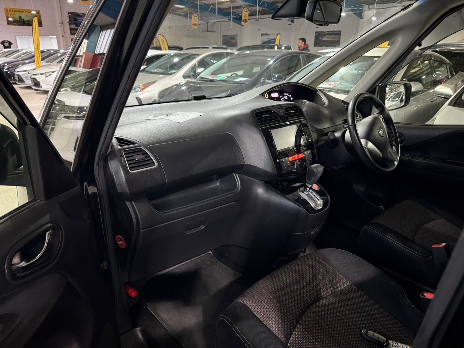 Used Nissan Serena 2025 for sale - 77052702: Photo 21