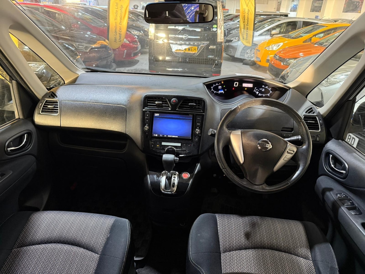 Used Nissan Serena for sale - 77654063: Photo 12