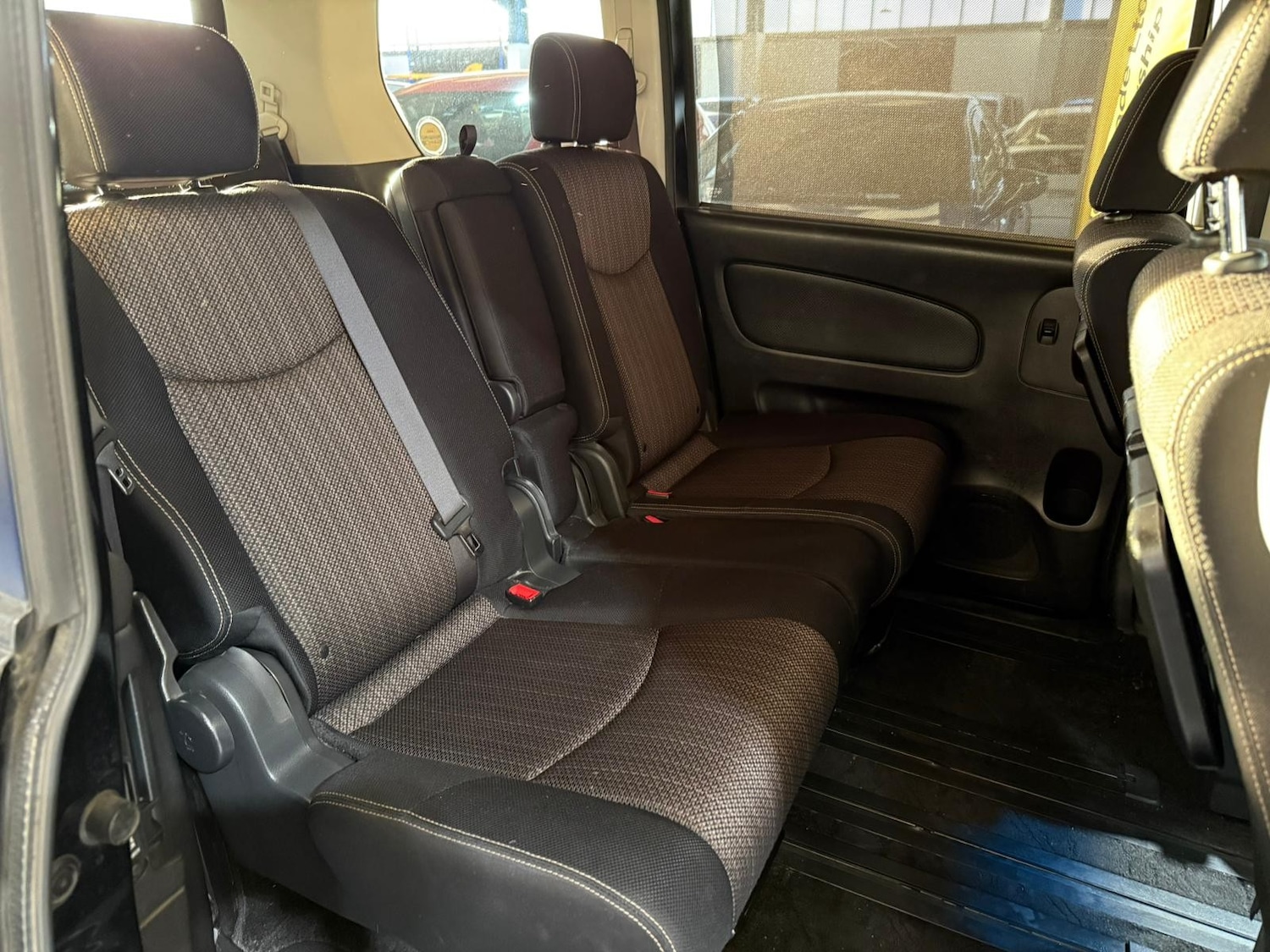 Used Nissan Serena for sale - 77654063: Photo 14