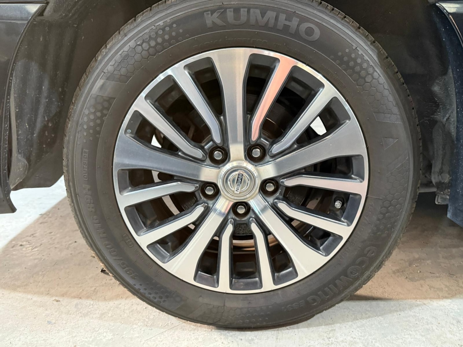 Used Nissan Serena for sale - 77654063: Photo 25