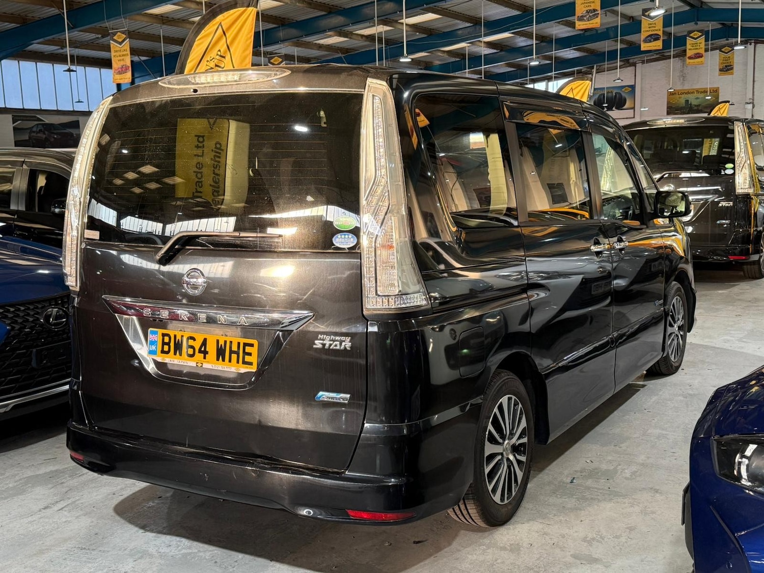 Used Nissan Serena for sale - 77654063: Photo 3