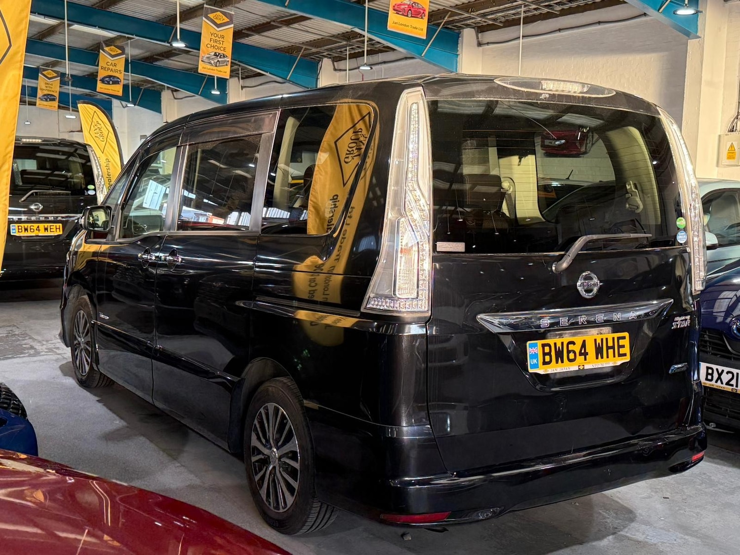 Used Nissan Serena for sale - 77654063: Photo 6