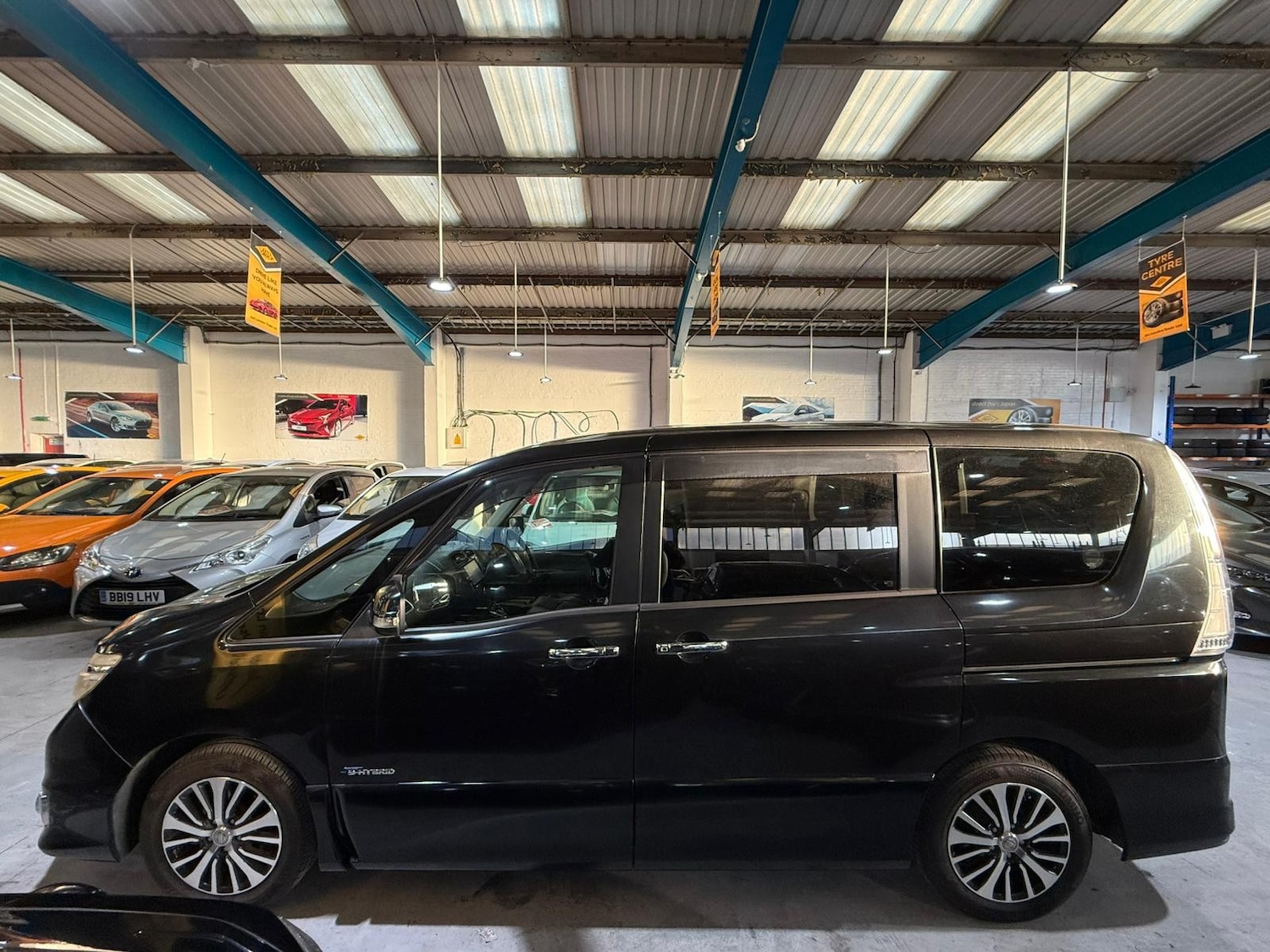 Used Nissan Serena for sale - 77654063: Photo 7