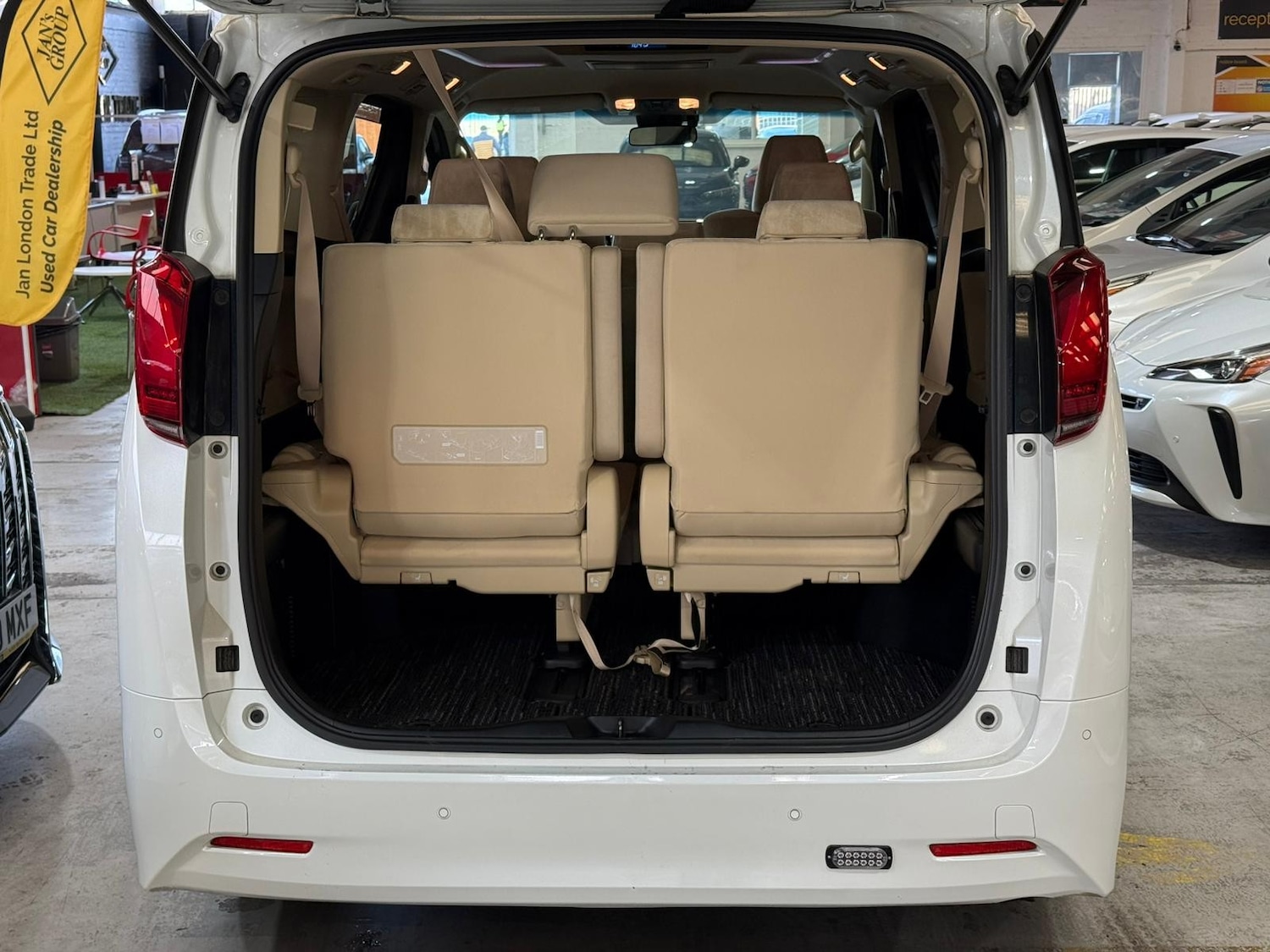 Used Toyota Alphard for sale - 76697793: Photo 17