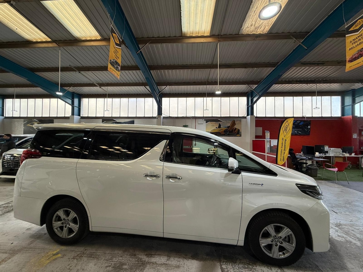 Used Toyota Alphard for sale - 76697793: Photo 2