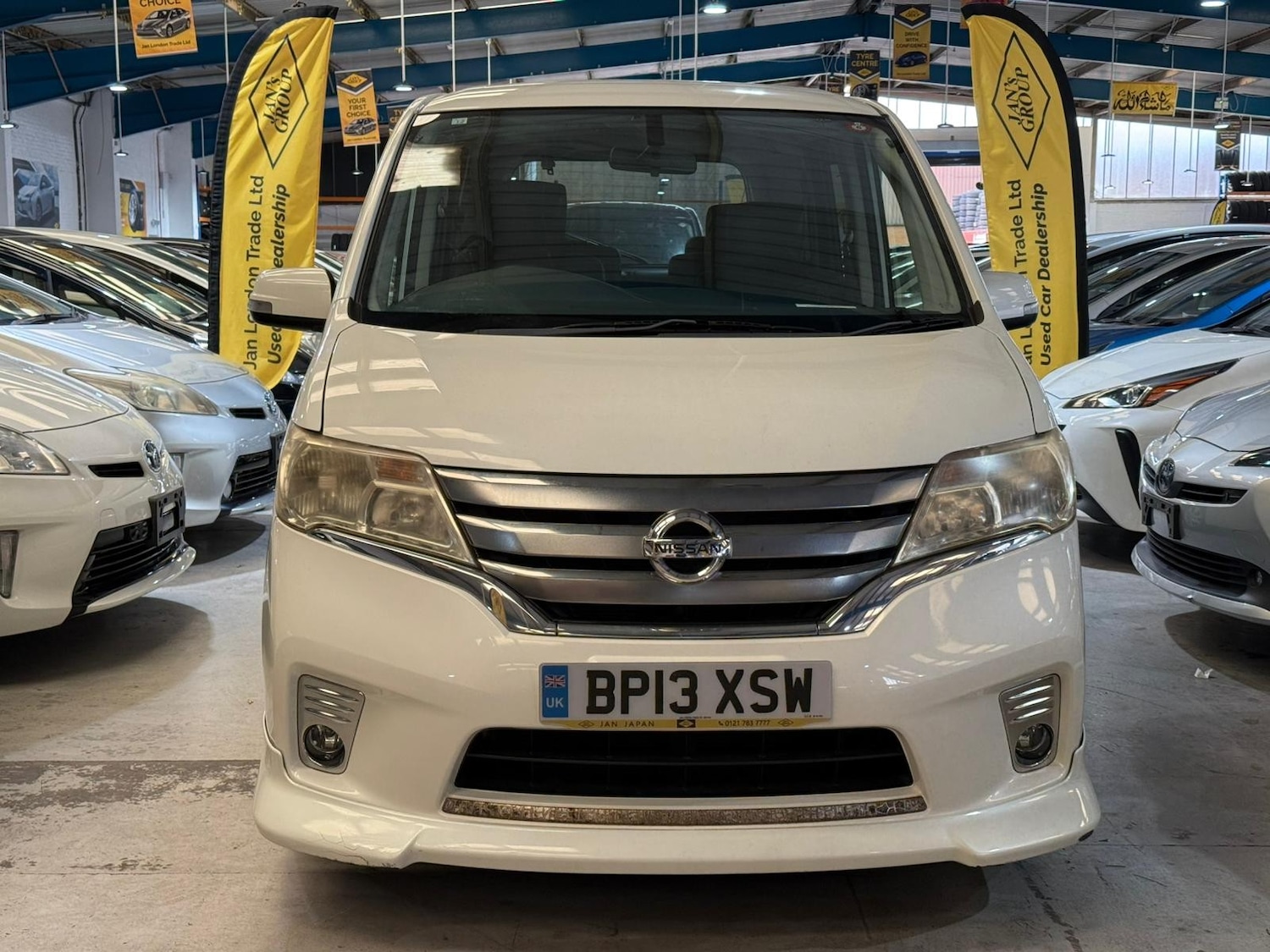 Used Nissan Serena for sale - 76724070: Photo 10