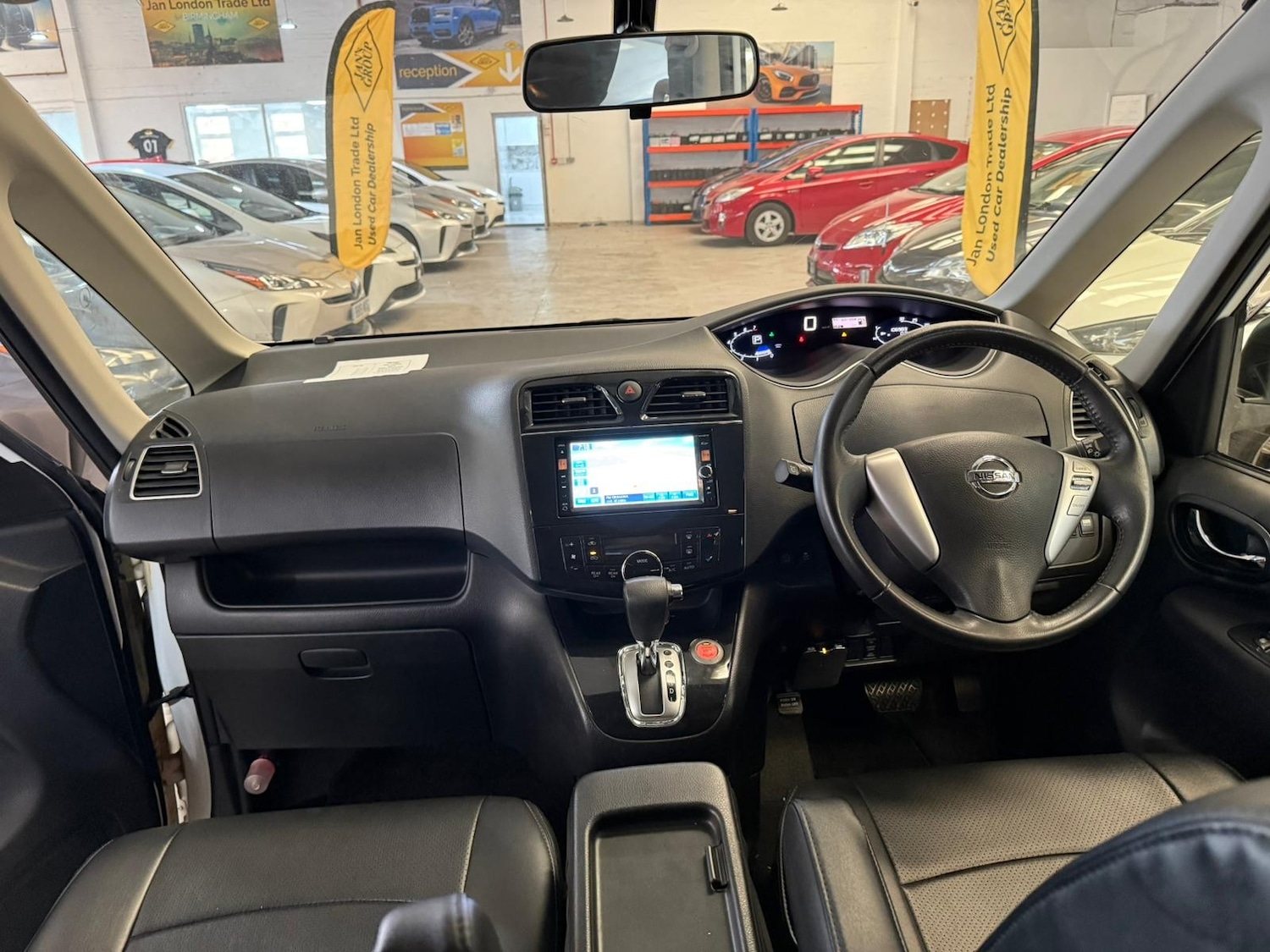 Used Nissan Serena for sale - 76724070: Photo 13