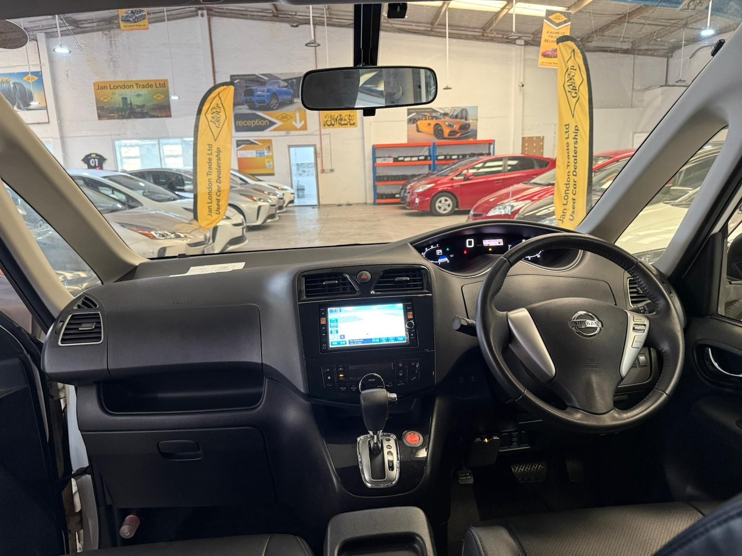 Used Nissan Serena for sale - 76724070: Photo 14