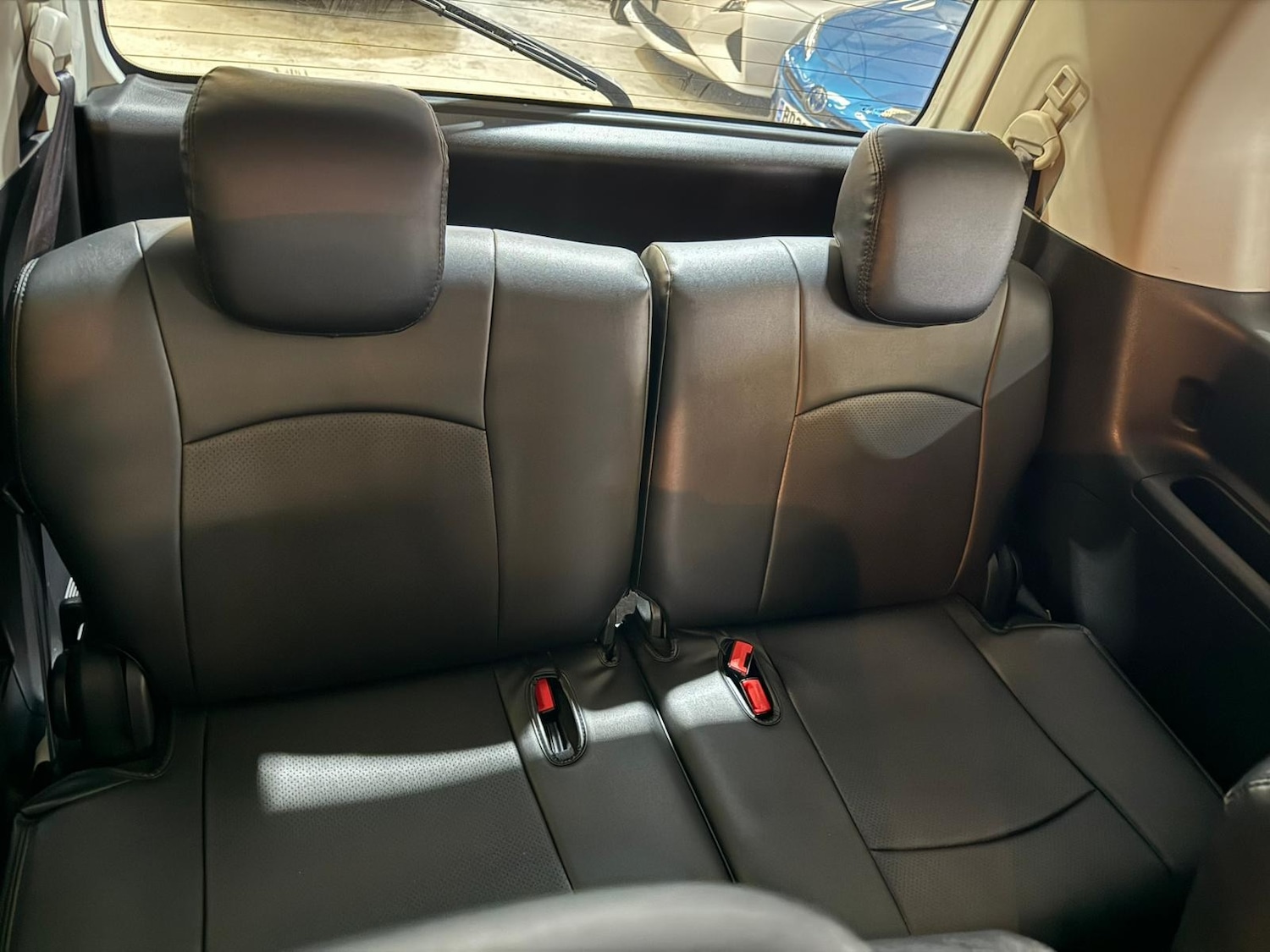 Used Nissan Serena for sale - 76724070: Photo 17