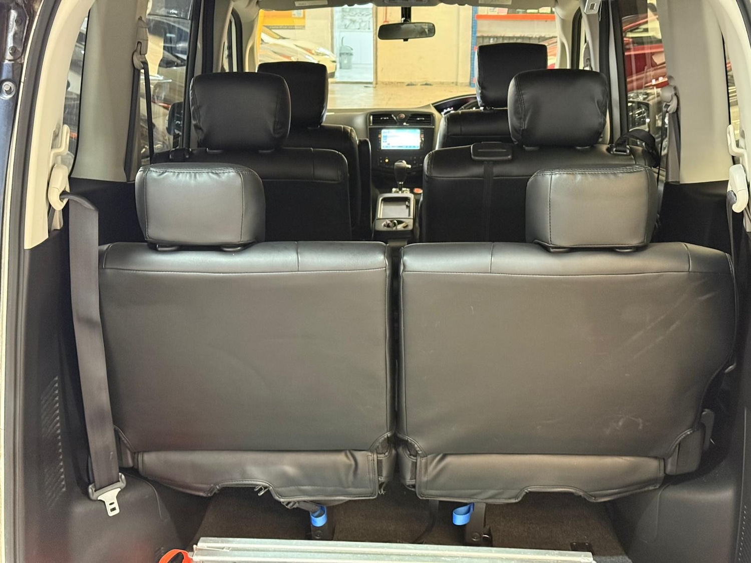 Used Nissan Serena for sale - 76724070: Photo 19