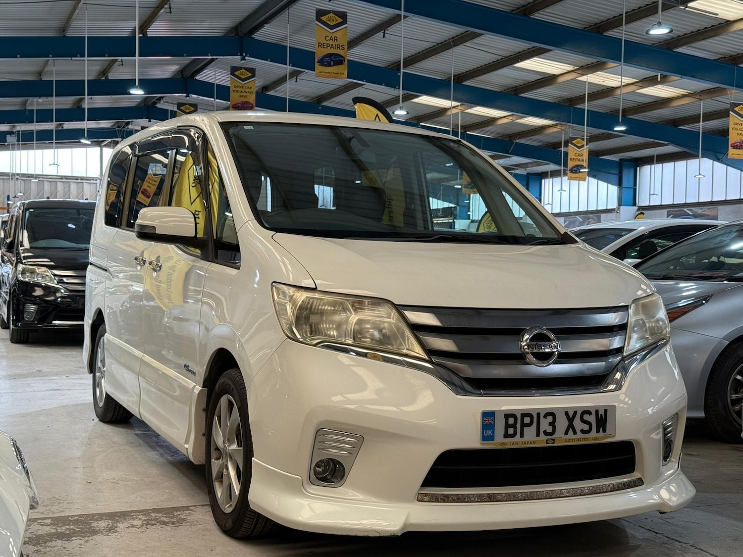 Used Nissan Serena for sale - 76724070: Photo 2