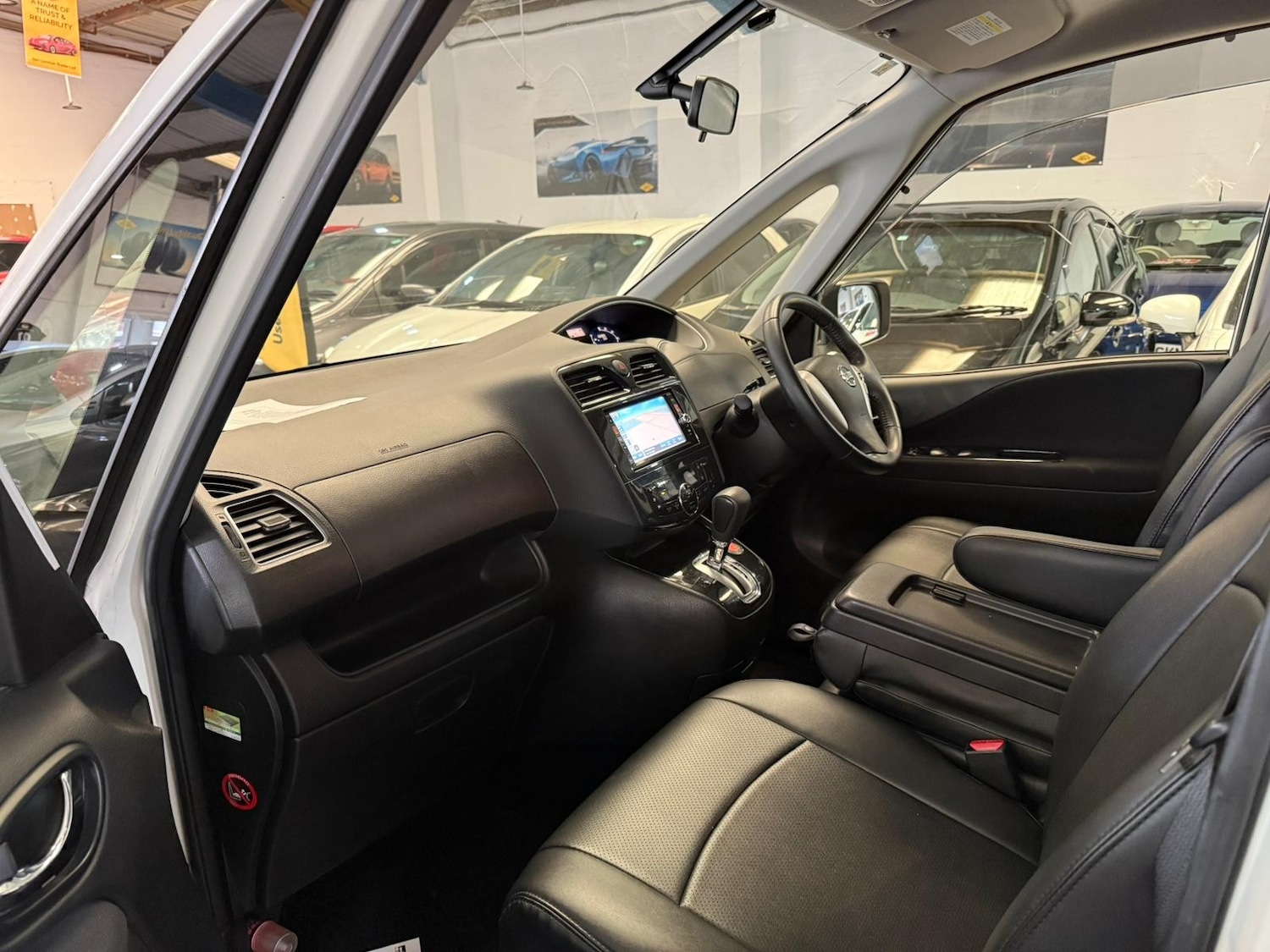 Used Nissan Serena for sale - 76724070: Photo 22