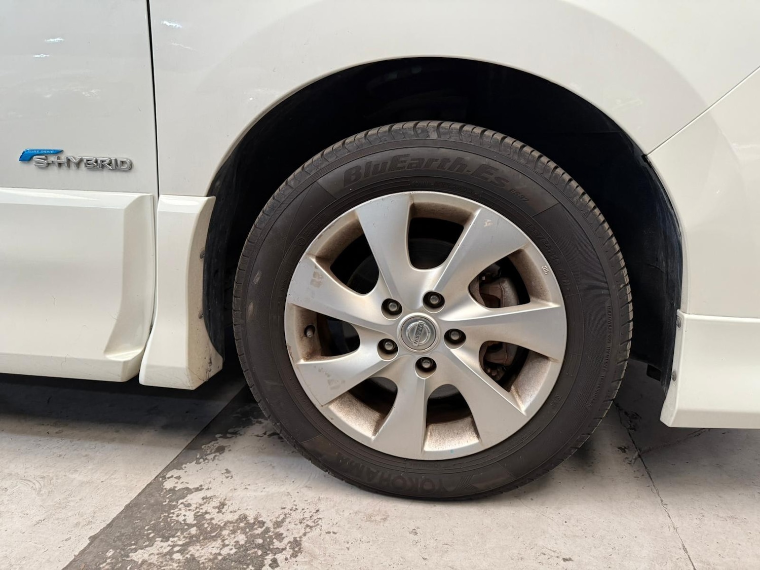 Used Nissan Serena for sale - 76724070: Photo 27