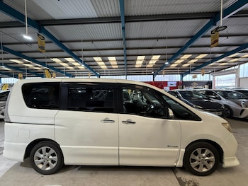 Used Nissan Serena 2013 for sale - 76724070: Photo