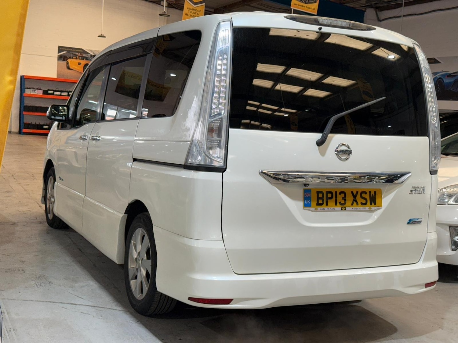 Used Nissan Serena for sale - 76724070: Photo 7
