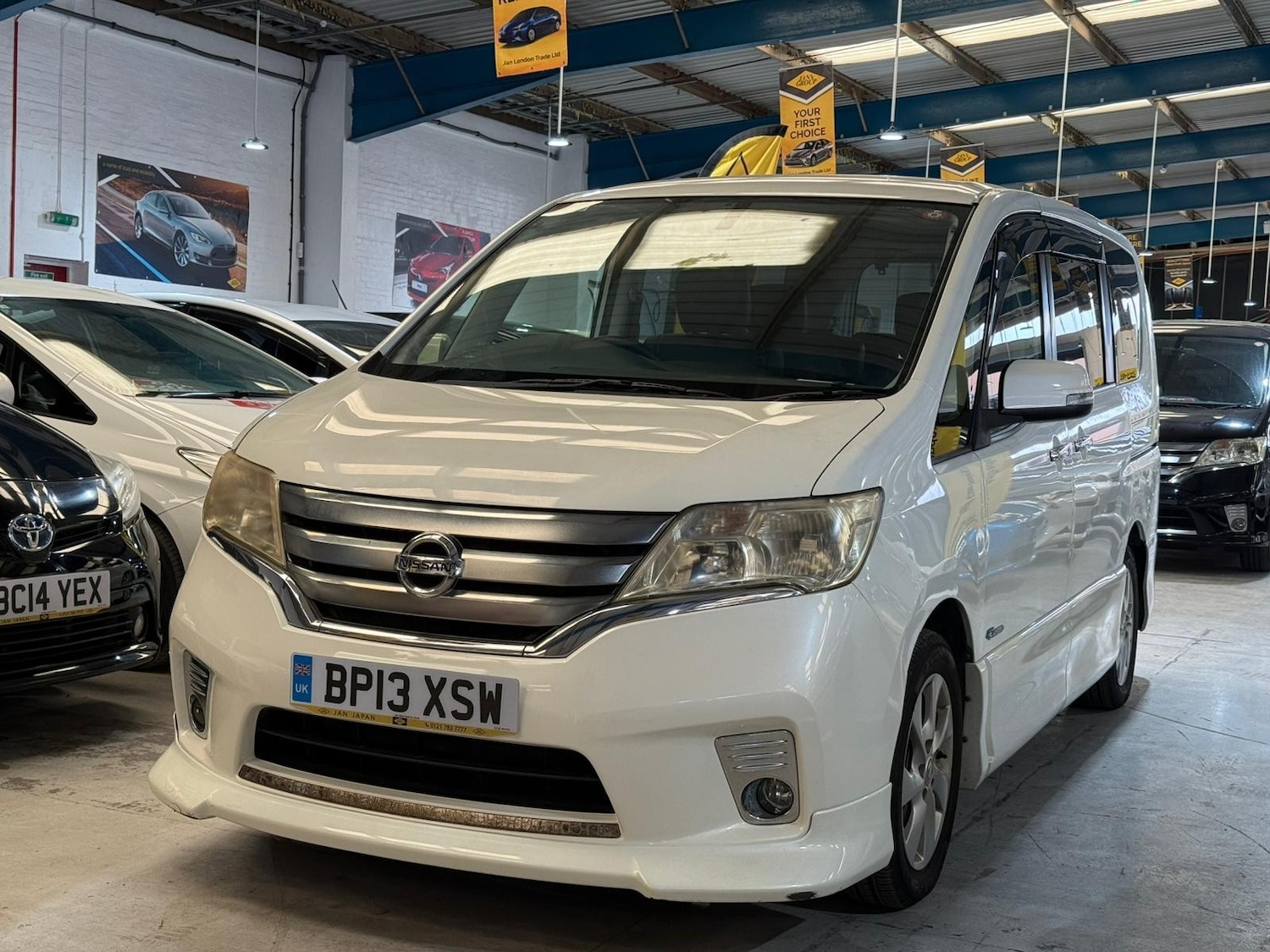 Used Nissan Serena for sale - 76724070: Photo 9