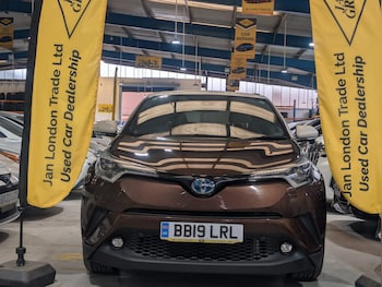 Used Toyota C-HR 2019 for sale - 77798063: Photo