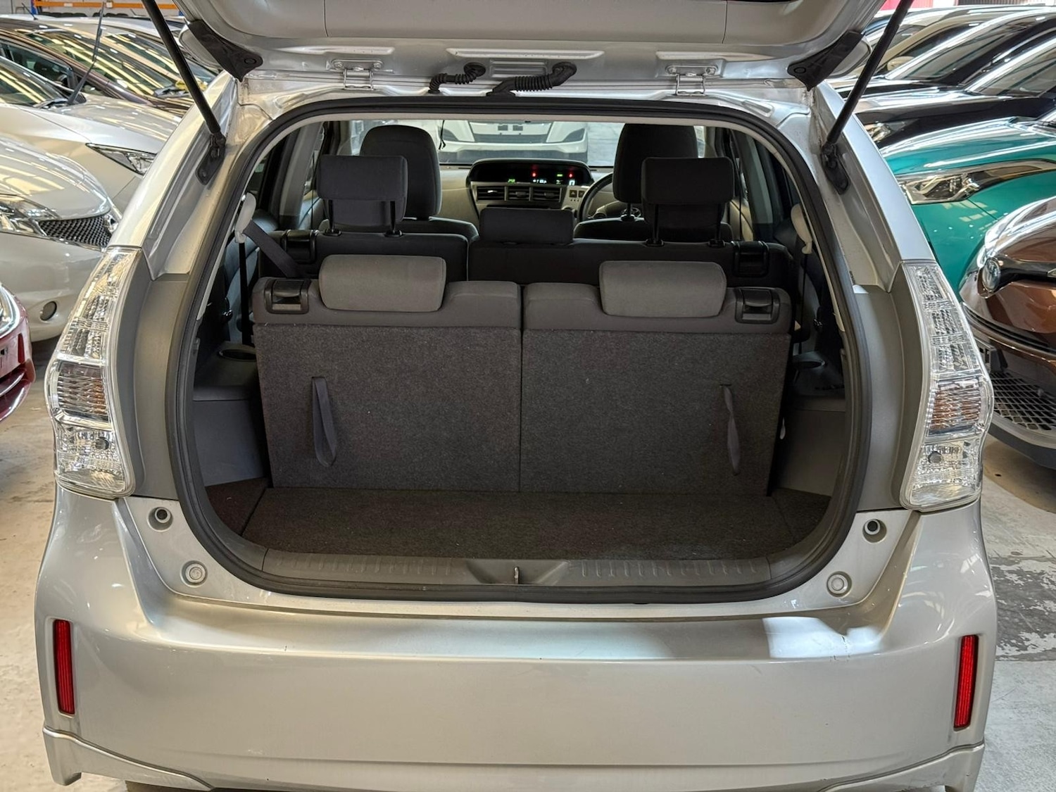 Used Toyota Prius+ for sale - 76901604: Photo 17