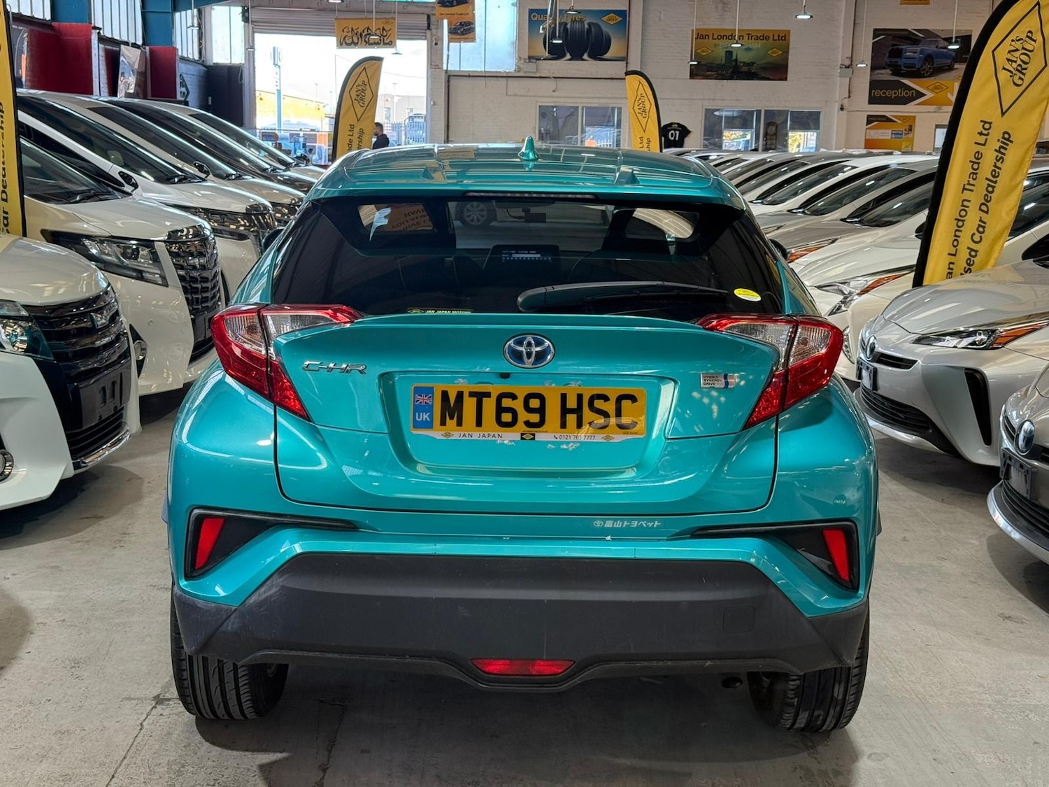 Used Toyota C-HR 2025 for sale - 76669265: Photo 5