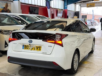 Used Toyota Prius 2020 for sale - 77701472: Photo