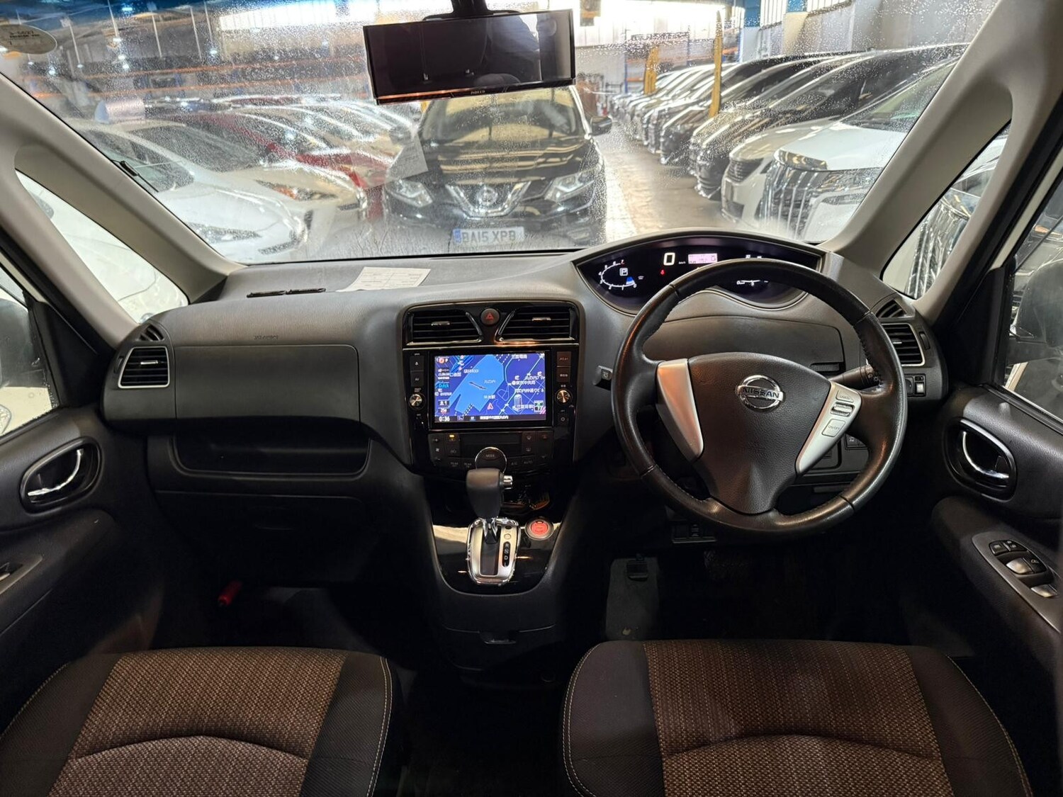 Used Nissan Serena for sale - 77563663: Photo 12
