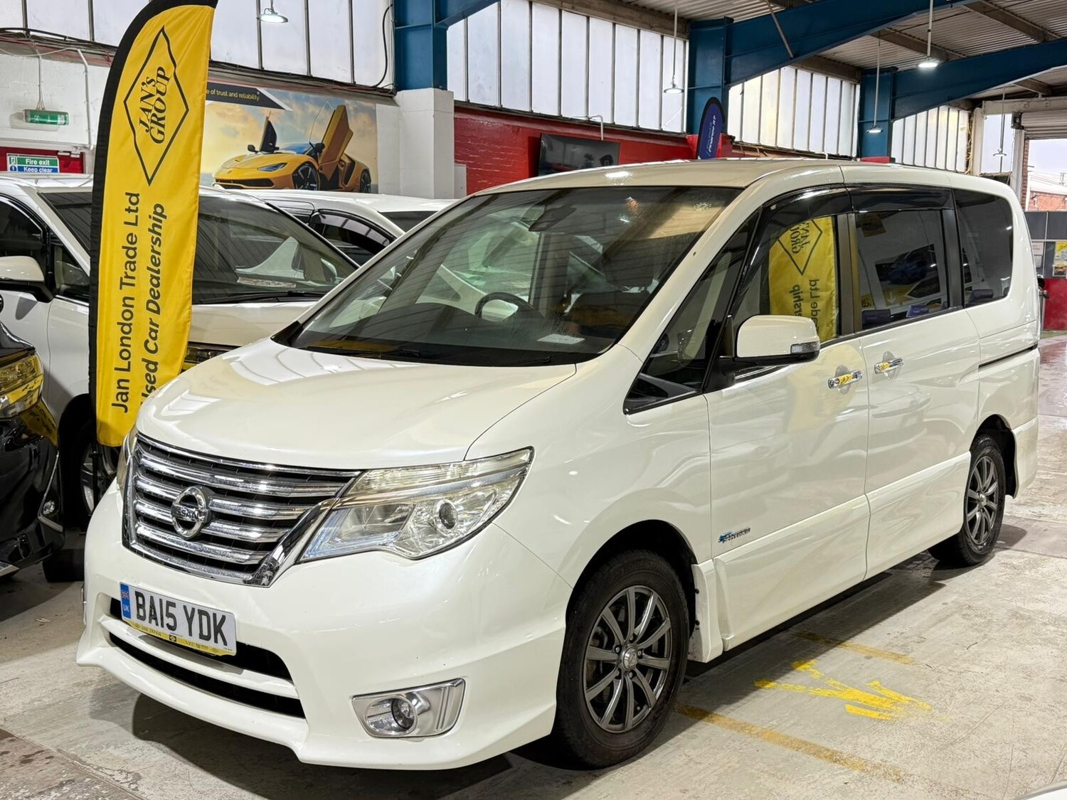 Used Nissan Serena for sale - 77563663: Photo 8