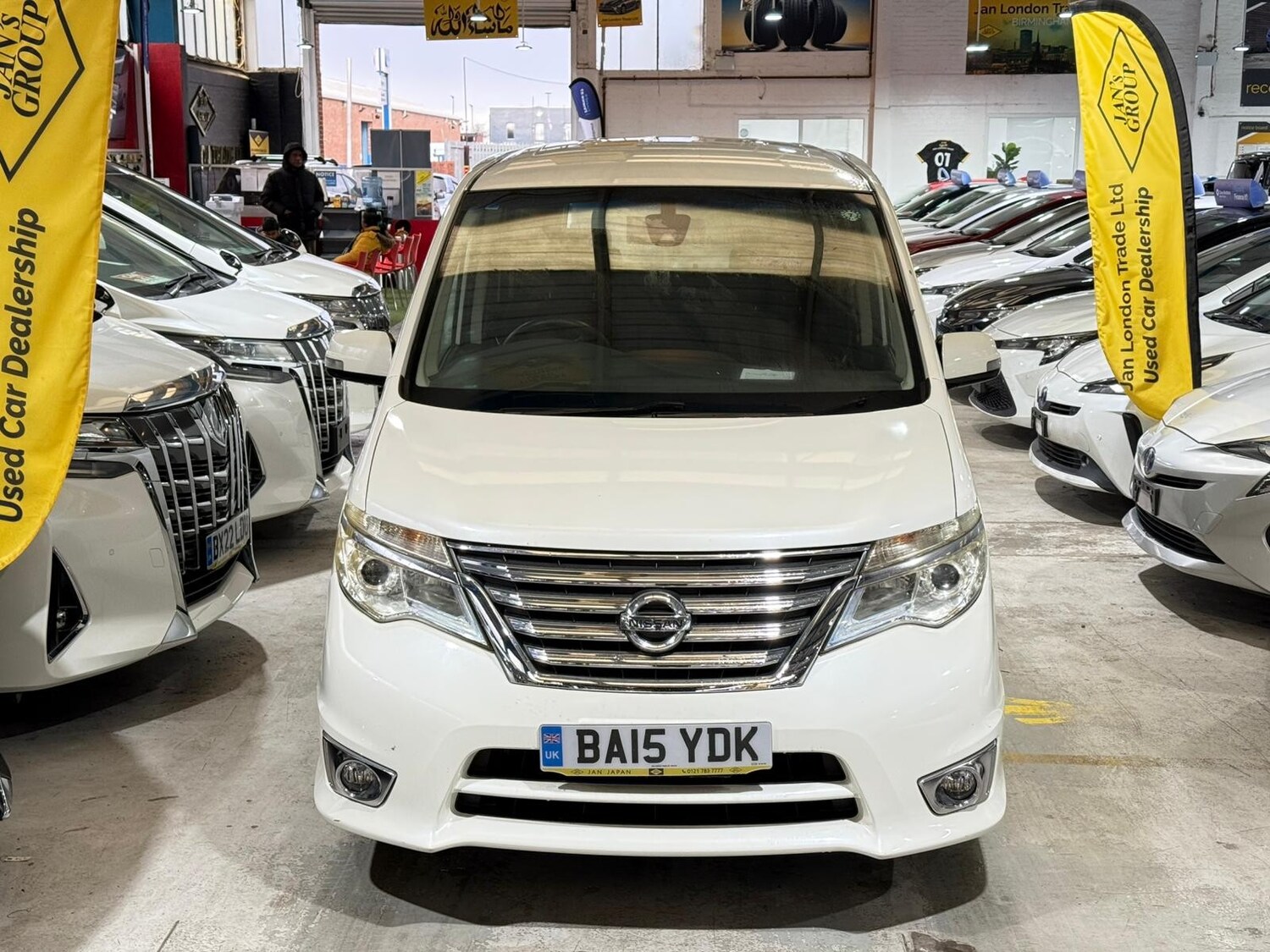 Used Nissan Serena for sale - 77563663: Photo 9