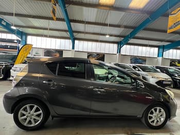 Used Toyota Aqua 2012 for sale - 79644120: Photo